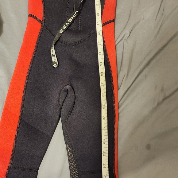 Kids Wetsuit for Boys Black/Red Full Suit Back Zip Size 2 Neoprene Sea Skin - Picture 5 of 7